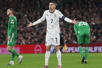 Ronaldo thẻ đỏ, Ireland trừng phạt Bồ Đào Nha bằng chiến thắng không tưởng