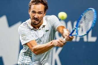 Medvedev để quên 'của quý' sau thất bại muối mặt ở Rogers Cup 2025