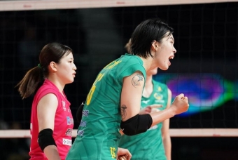 Trực tiếp bóng chuyền Gunma Green Wings 0-2 Hisamitsu Springs: Thanh Thúy ghi dấu ấn