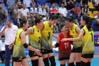 Bóng chuyền nữ Việt Nam thắng với tỉ số không tưởng, rực sáng ở sân chơi châu lục
