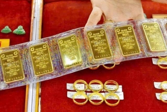 Giá vàng hôm nay tối 25/8: Vàng miếng SJC lại lập đỉnh mới