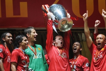 Huyền thoại Rooney tiết lộ MU vô đối là nhờ... chơi game
