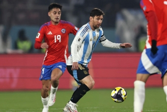Messi mờ nhạt, Argentina thắng tối thiểu Chile