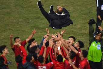 Báo Hàn: 'Làm chủ ĐNÁ, Việt Nam đang hướng tới Olympic và World Cup'