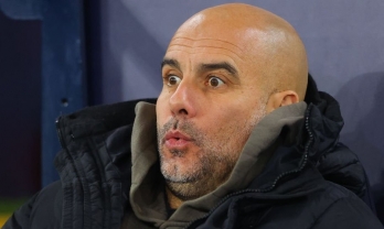 Pep Guardiola than thở với sao Man City vì lý do 'khó đỡ'