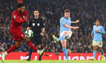 Man City và Liverpool điều tra vụ CĐV nhí nhập viện sau trận đấu