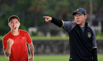HLV Shin Tae-yong đăng hình Văn Hậu 'chơi xấu', đòi trọng tài công bằng