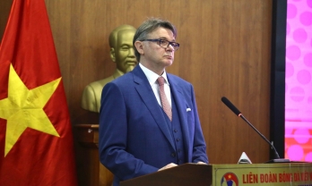 HLV Philippe Troussier nói điều bất ngờ về U23 Việt Nam ở siêu giải đấu