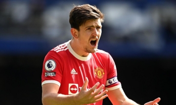 Harry Maguire chấp nhận ở lại MU làm...cổ động viên?