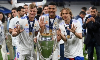 Bạn thân của Casemiro chuẩn bị gia nhập MU?