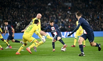 Messi cùng Mbappe tiếp tục nổ súng, PSG xây chắc ngôi đầu