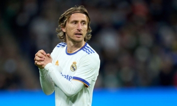 Cống hiến hết mình cho Real Madrid, Modric nhận cái kết 'xúc phạm danh dự'
