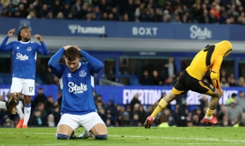 Everton của Lampard tự dâng cho chiến thắng cho đội bét bảng Ngoại hạng Anh