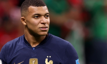 Tiền vệ ĐT Pháp tiết lộ thói quen lạ của Mbappe gây khó chịu