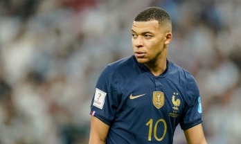 Vì người thầy trong mơ, Mbappe công khai bật cả 'sếp của sếp'