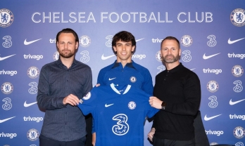 CHÍNH THỨC: Chelsea công bố 'tiểu Ronaldo', trao ngay số áo huyền thoại