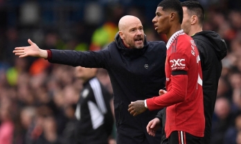 HLV Ten Hag cảnh báo MU đừng để bị 'dắt mũi' ở chung kết Carabao Cup