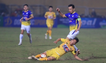 HLV Hà Nội ngán ngẩm vì quyết định 'độc, lạ' tại V-League
