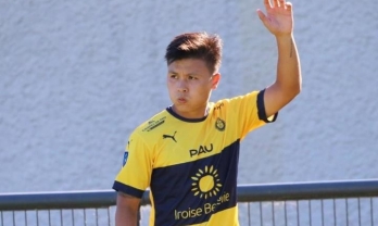 Nhà báo Pháp: 'Quang Hải không thể phát triển thêm tại Pau FC'
