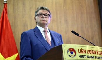 HLV Philippe Troussier nhận tin không thể tuyệt vời hơn trước giải đấu đầu tiên
