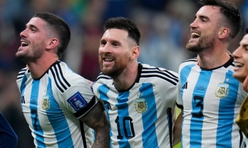 Vừa trở về từ Qatar, nhà vô địch World Cup đã bị rao bán