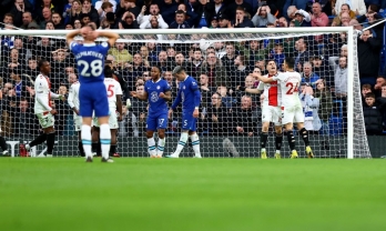 Cú sốc Premier League, đội bét bảng kéo sập pháo đài Stamford Bridge
