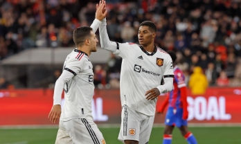 Bị từ chối thẳng thừng, Barcelona vẫn nỗ lực theo đuổi trụ cột MU