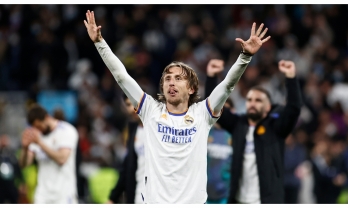 Luka Modric chỉ đích danh người thay thế mình, Real chốt luôn giá kỉ lục