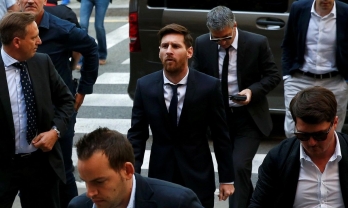 Sếp tổng ‘gã khổng lồ’ ra tay, Messi rời PSG với tương lai bất ngờ?