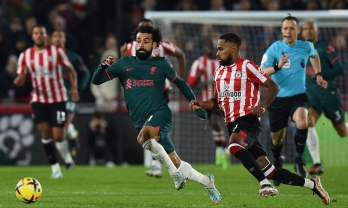 Bảng xếp hạng Ngoại hạng Anh mới nhất 3/1: Liverpool hụt hơi, MU cách mấy điểm?