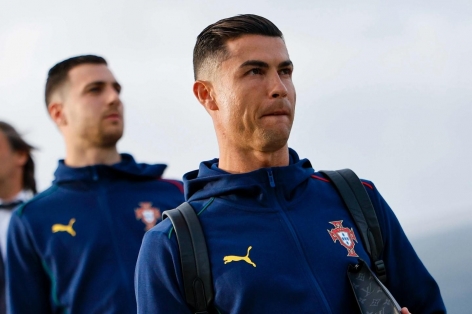 Ronaldo gửi thông điệp đến ngôi sao hàng đầu Ngoại hạng Anh