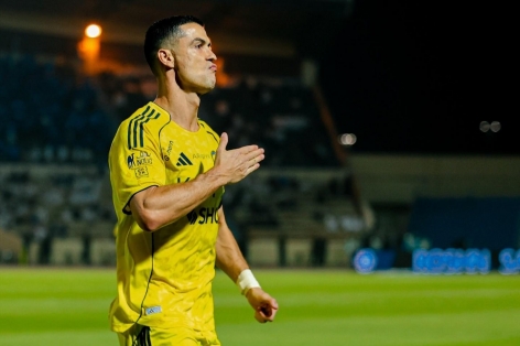 Ronaldo tiếp tục làm điều không tưởng ở độ tuổi 40