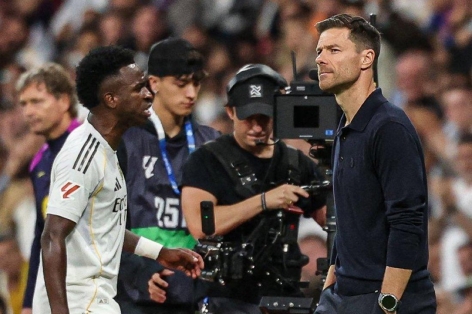 Xabi Alonso lên tiếng khi để Vinicius ngồi trên băng ghế dự bị