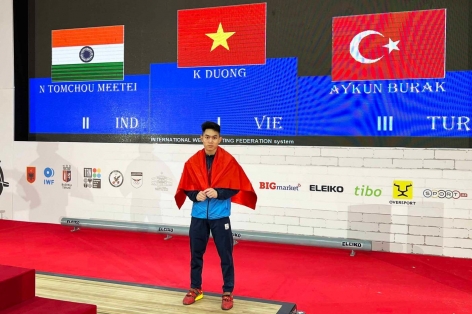 K’Dương: 'Cậu bé người dân tộc thiểu số nâng tạ như người lớn'