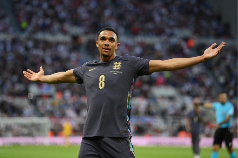 Chuyên gia: 'Trent Alexander-Arnold đá tiền vệ ĐT Anh tại EURO sẽ là thảm họa'