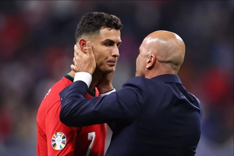Hành động 'bất hợp pháp', Ronaldo nhận án phạt nặng từ UEFA?