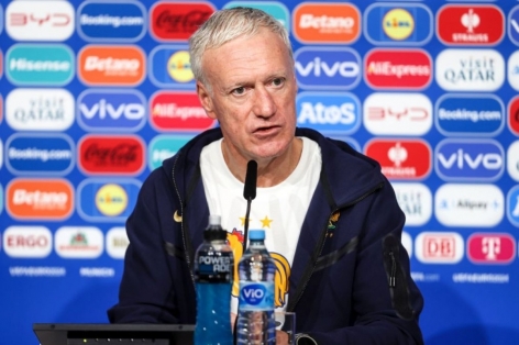 Deschamps gay gắt khi Pháp bị chê đá nhàm chán