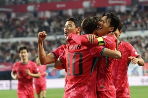 Báo Hàn bùng nổ, nức lời ca ngợi siêu phẩm đá phạt của Son Heung-min