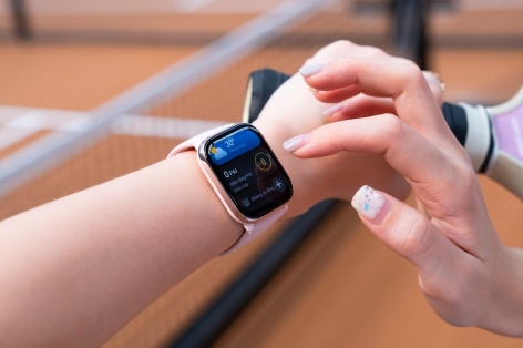 Đồng hồ Amazfit Active màu hồng gây sốt: Nhỏ xinh, hợp dân văn phòng mê pickleball