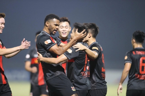 Lội ngược dòng trước Hải Phòng, Ninh Bình thẳng tiến Tứ kết Cúp Quốc gia