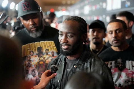 Terence Crawford lên tiếng về tin đồn chấn thương