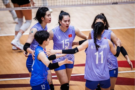 Tuyển bóng chuyền nữ Việt Nam đấu giao hữu với nhà vô địch quốc gia