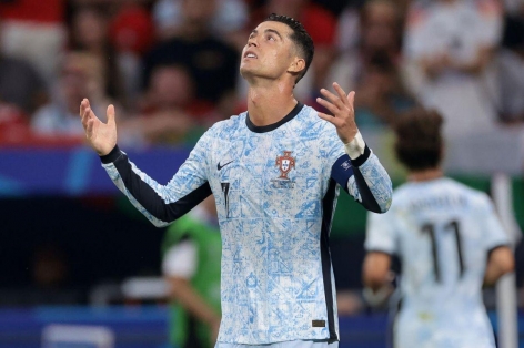 CHÍNH THỨC: Đội hình ra sân Bồ Đào Nha vs Slovenia