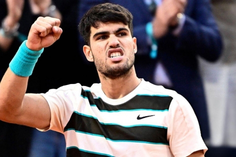 Alcaraz bảo vệ thành công ngôi vô địch ở trận chung kết dài nhất lịch sử Roland Garros