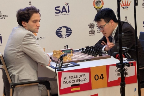 Lê Quang Liêm thoát hiểm không tưởng ở World Cup cờ vua 2025