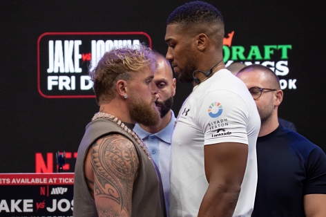 Anthony Joshua tập với 'hàng khủng' để đấu Jake Paul
