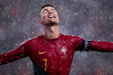 HLV Bồ Đào Nha tiết lộ điều khiến tất cả 'phát cuồng' về Ronaldo