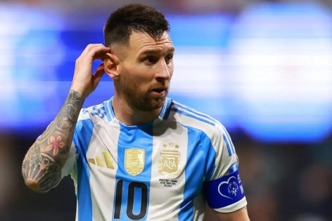Tuổi già sức yếu, Messi nhận tin đau lòng từ Argentina