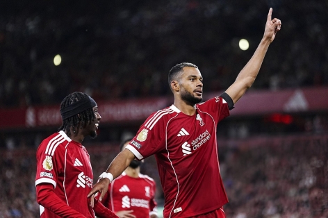 Liverpool thắng nghẹt thở trận mở màn Ngoại hạng Anh