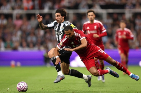 Trực tiếp Liverpool 2-2 Newcastle: Bất ngờ gỡ hòa
